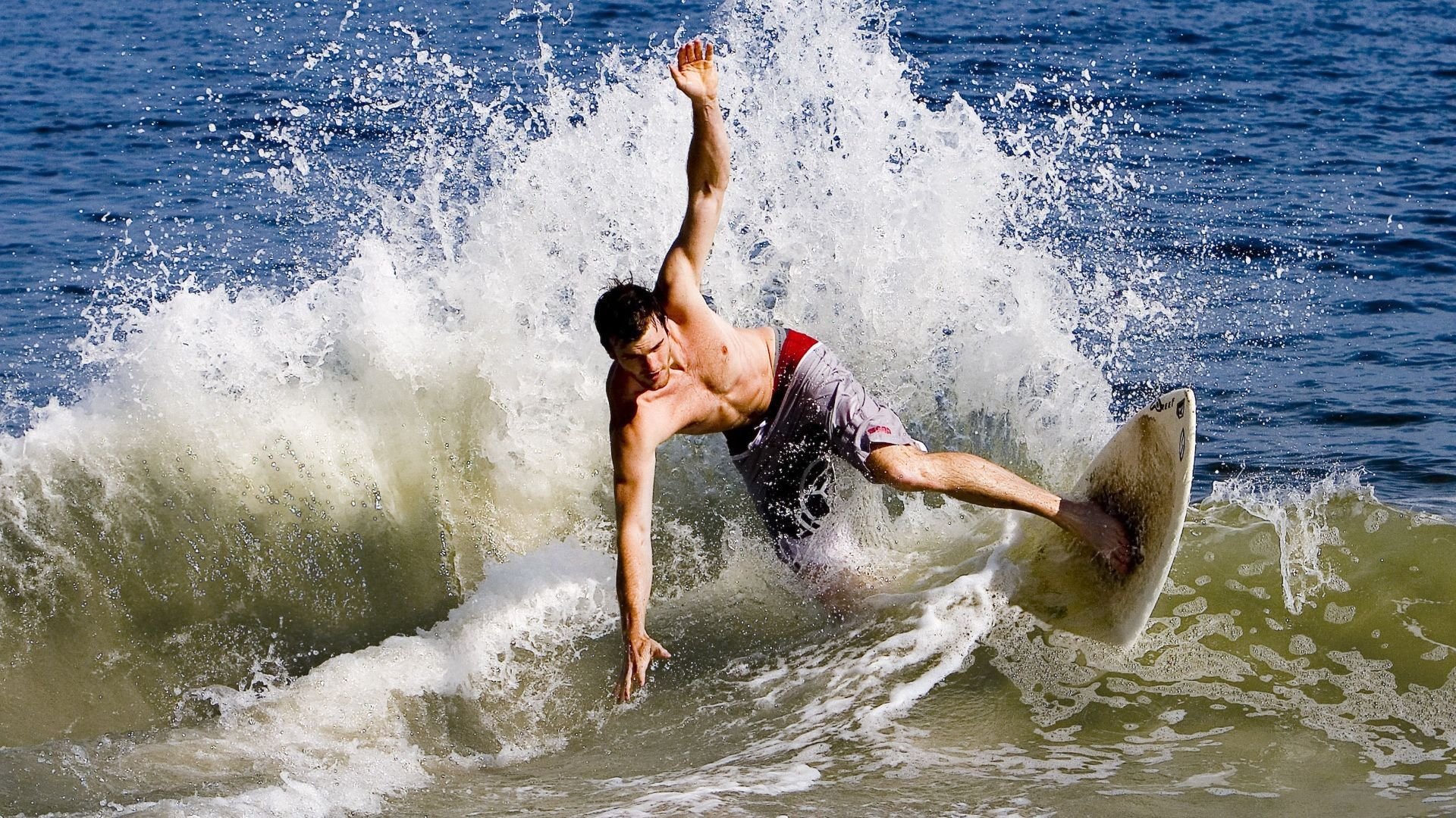 “跑步+垃圾分类”社区活动 孩子边跑边学习环保知识